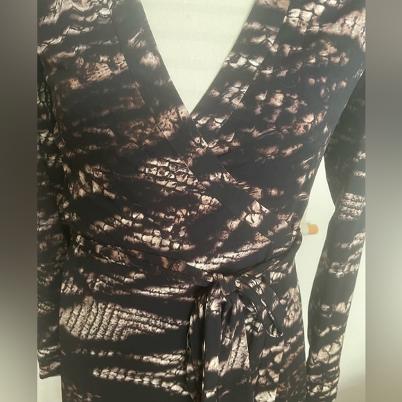 Calvin Klein wrap dress - Picture 2 of 7